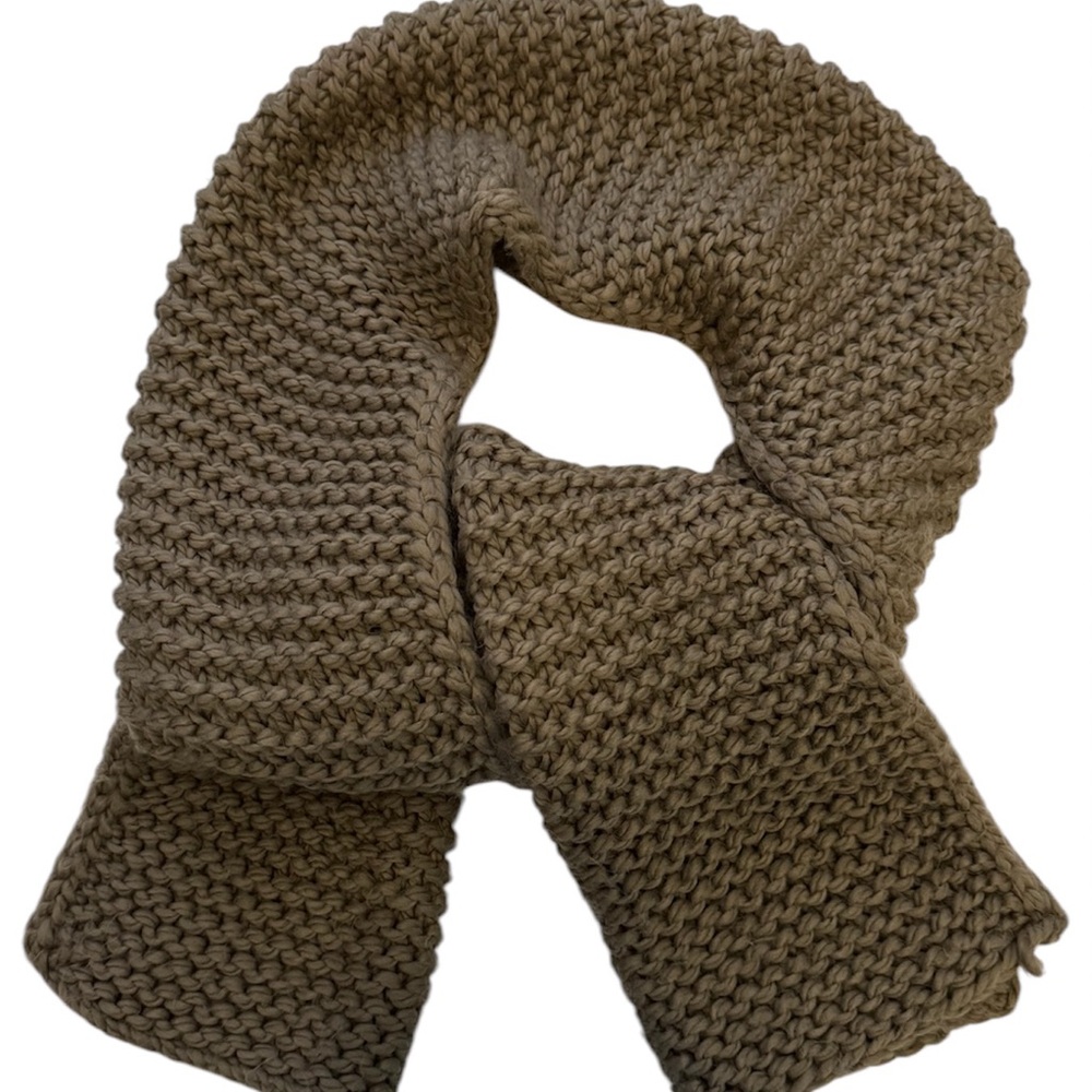 Women’s Knit Scarf in Brown